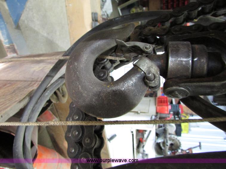 image for item I6707 Budgit electric hoist