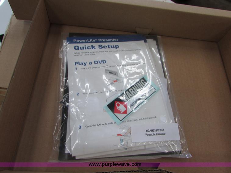 image for item I6708 Assorted office supplies