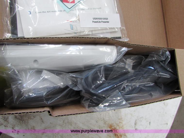 image for item I6708 Assorted office supplies