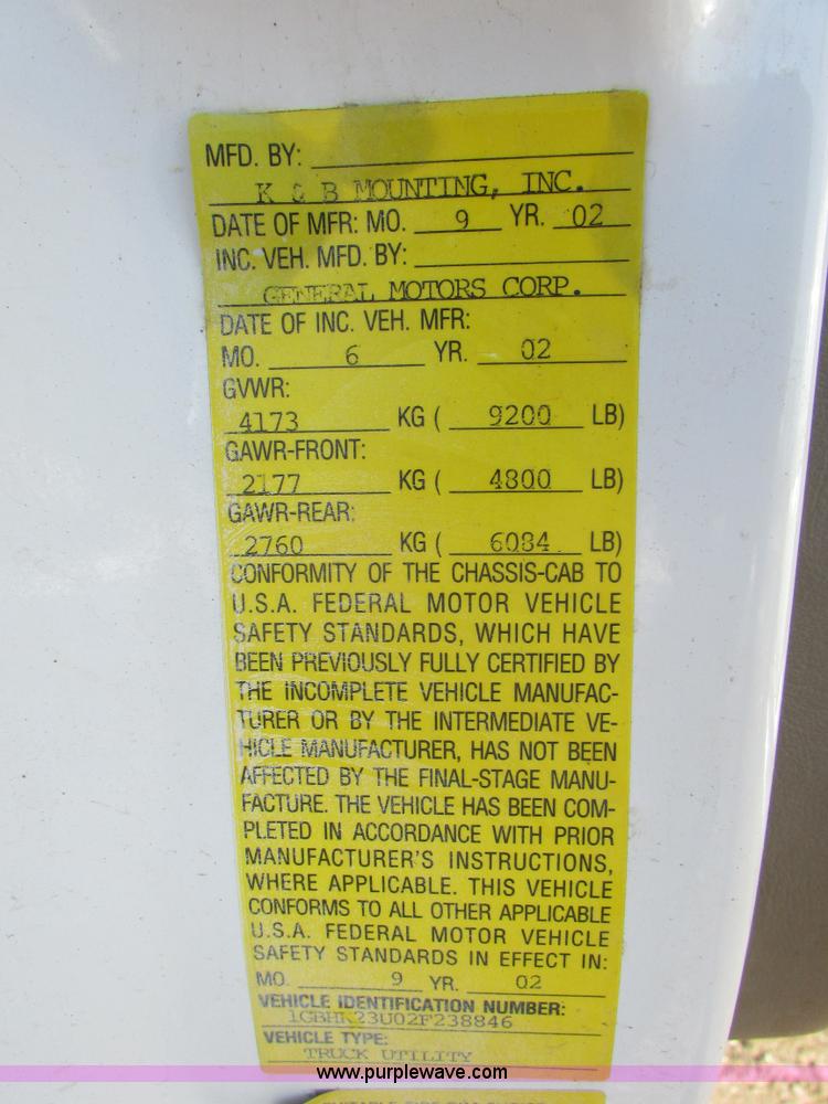 image for item I6713 2002 Chevrolet Silverado 2500HD pickup truck cab and chassis