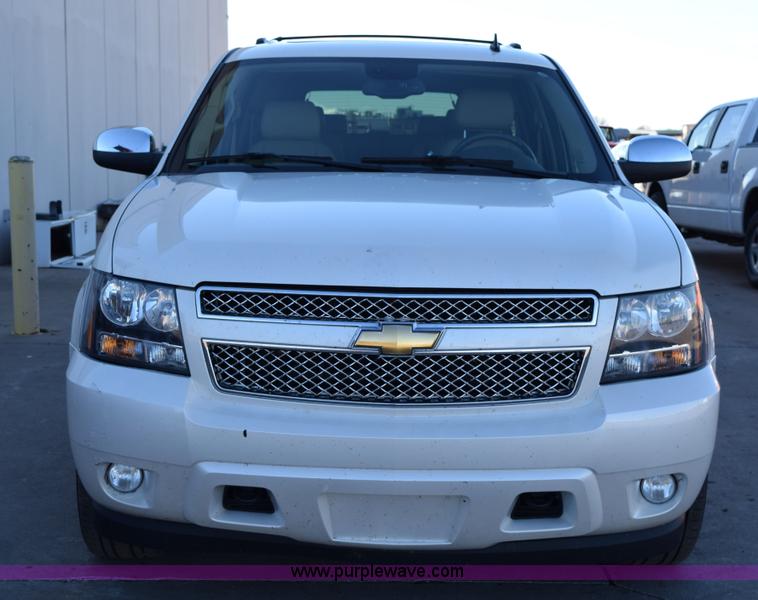 image for item I8620 2009 Chevrolet Suburban 1500 LTZ SUV