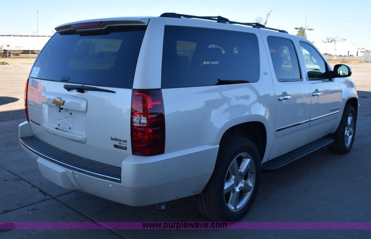 image for item I8620 2009 Chevrolet Suburban 1500 LTZ SUV