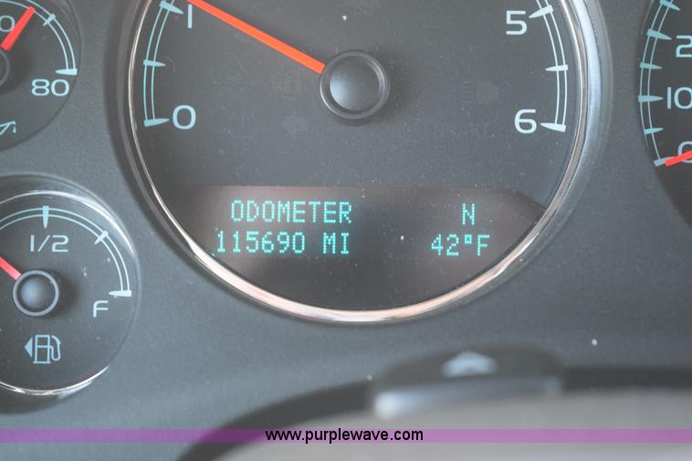 image for item I8620 2009 Chevrolet Suburban 1500 LTZ SUV