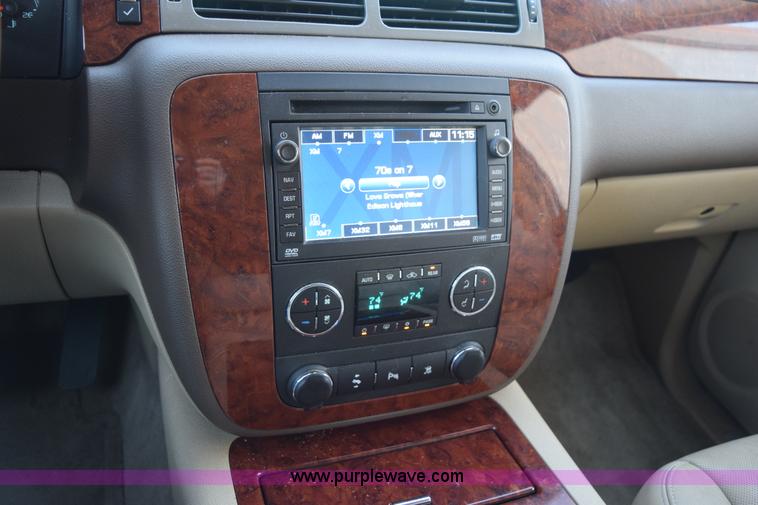 image for item I8620 2009 Chevrolet Suburban 1500 LTZ SUV