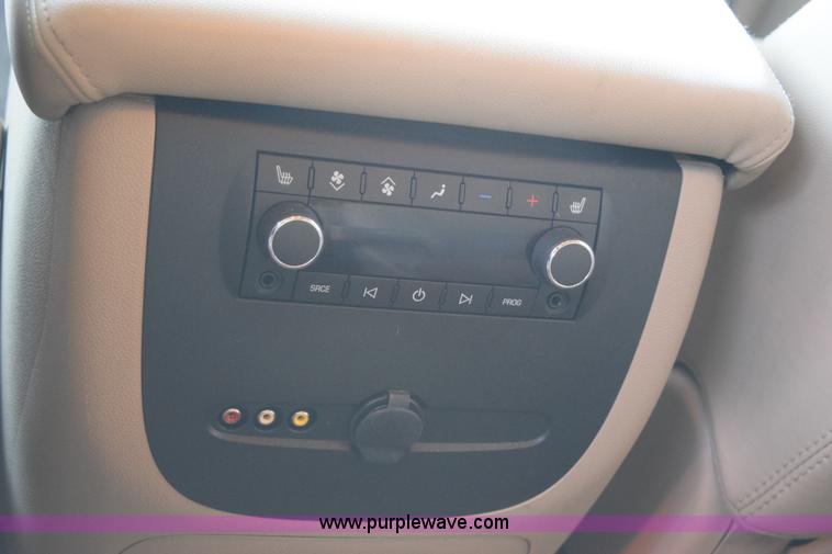 image for item I8620 2009 Chevrolet Suburban 1500 LTZ SUV