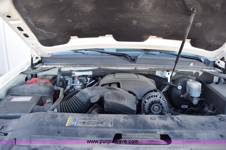 image for item I8620 2009 Chevrolet Suburban 1500 LTZ SUV