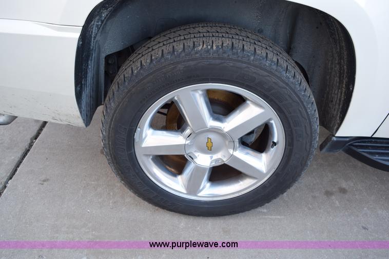 image for item I8620 2009 Chevrolet Suburban 1500 LTZ SUV