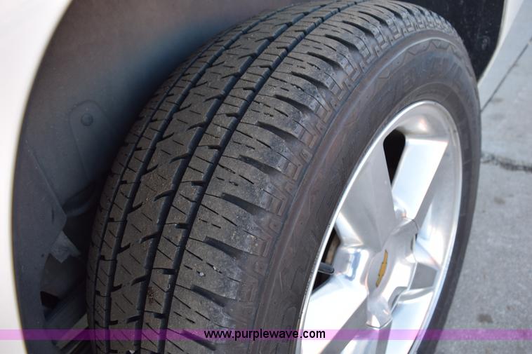 image for item I8620 2009 Chevrolet Suburban 1500 LTZ SUV