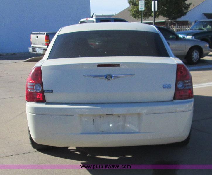 image for item I8680 2009 Chrysler 300 LX