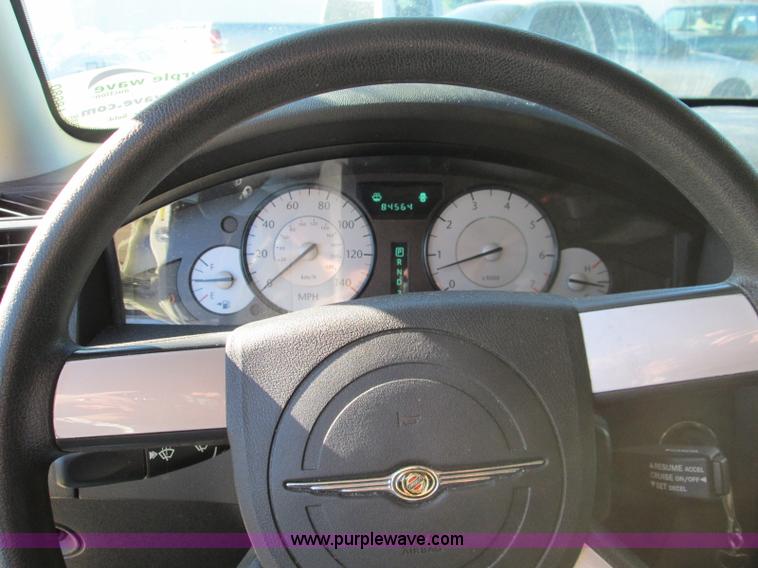 image for item I8680 2009 Chrysler 300 LX