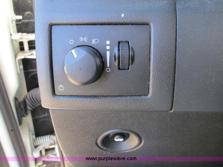 image for item I8680 2009 Chrysler 300 LX