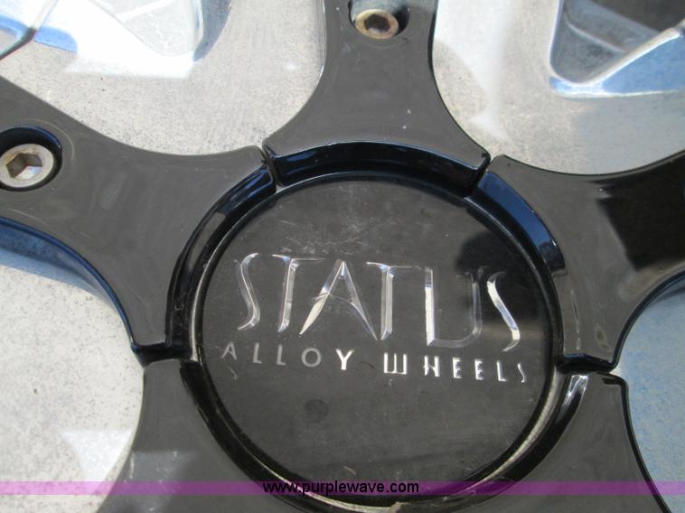 image for item I8680 2009 Chrysler 300 LX