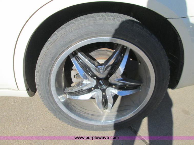 image for item I8680 2009 Chrysler 300 LX