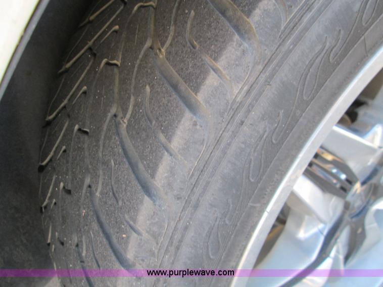 image for item I8680 2009 Chrysler 300 LX