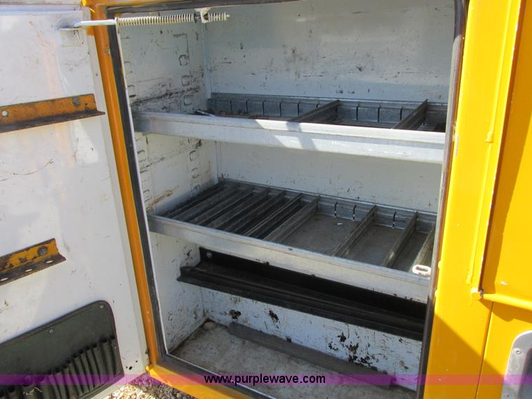 image for item I8874 1997 Ford F350 XL utility truck