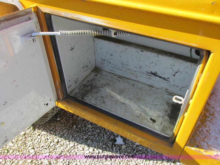 image for item I8874 1997 Ford F350 XL utility truck