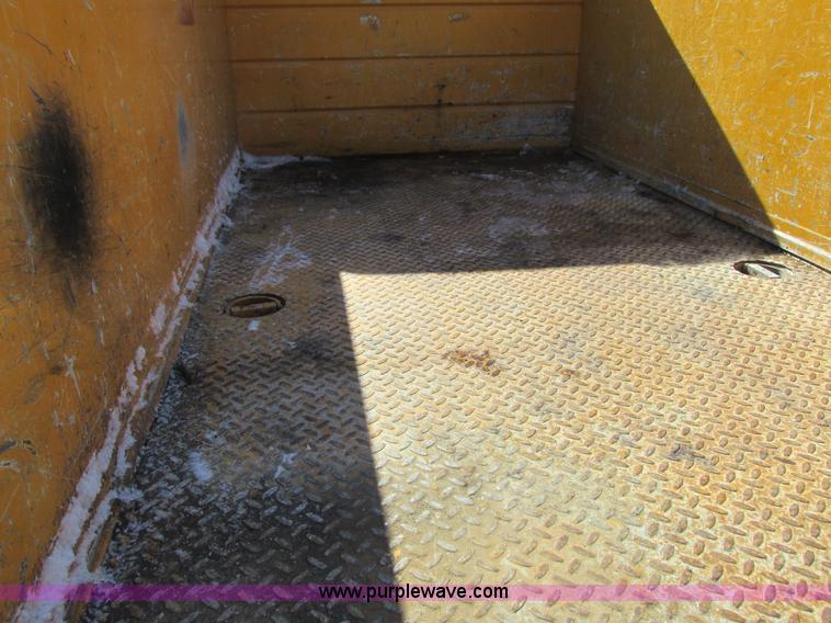 image for item I8874 1997 Ford F350 XL utility truck