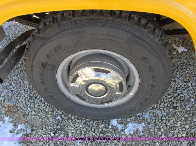 image for item I8874 1997 Ford F350 XL utility truck