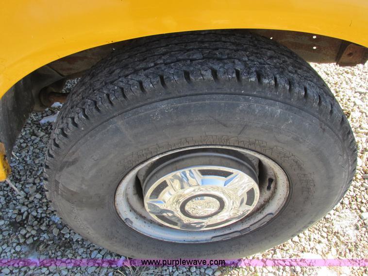 image for item I8874 1997 Ford F350 XL utility truck