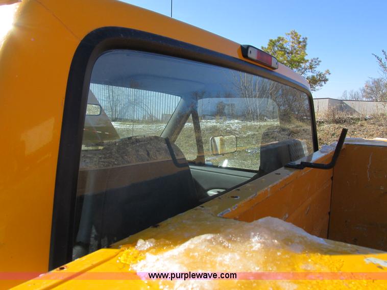 image for item I8874 1997 Ford F350 XL utility truck