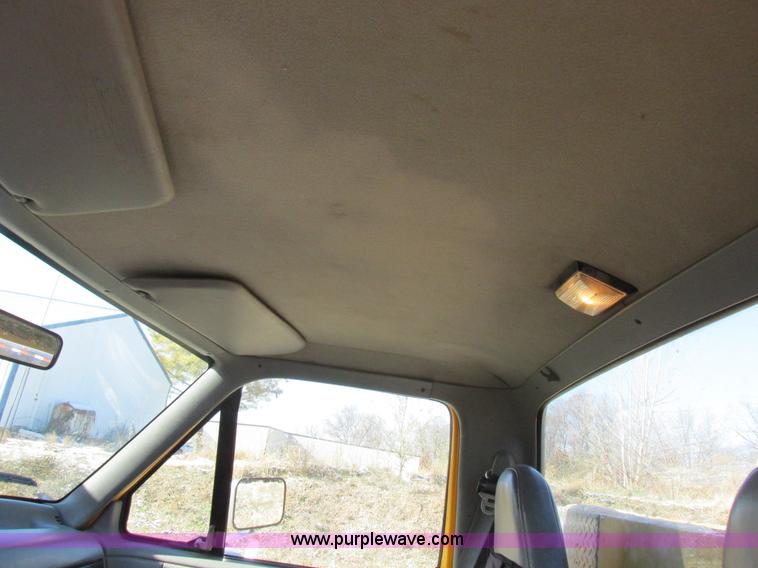 image for item I8874 1997 Ford F350 XL utility truck