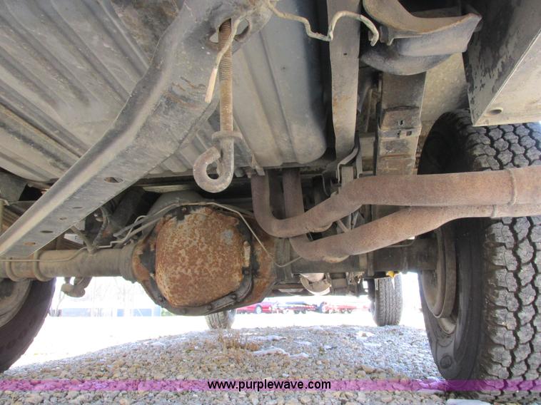 image for item I8874 1997 Ford F350 XL utility truck