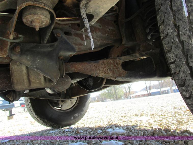 image for item I8874 1997 Ford F350 XL utility truck