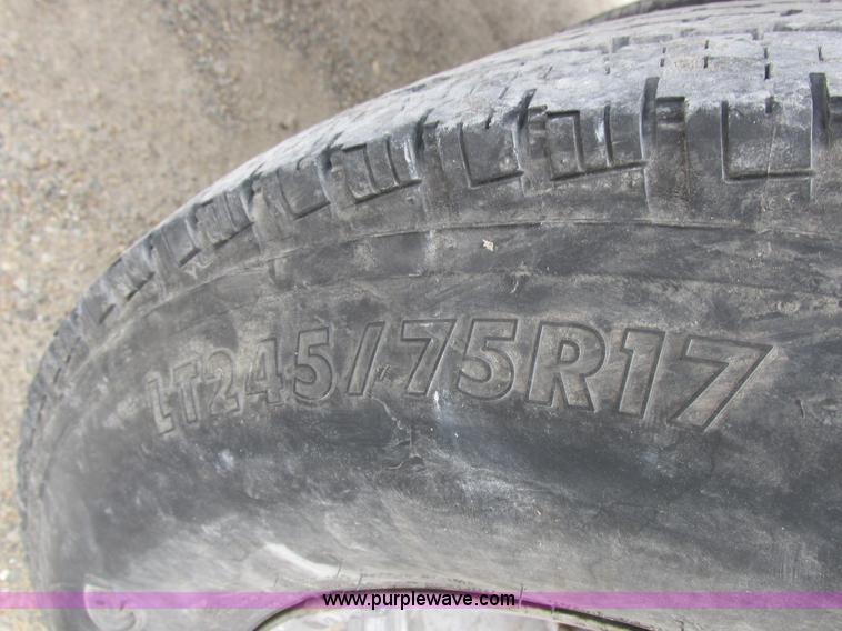 image for item I8878 2009 Ford F350 Super Duty flatbed pickup truck