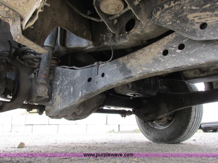 image for item I8878 2009 Ford F350 Super Duty flatbed pickup truck