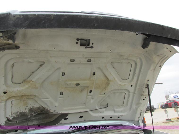 image for item I8878 2009 Ford F350 Super Duty flatbed pickup truck