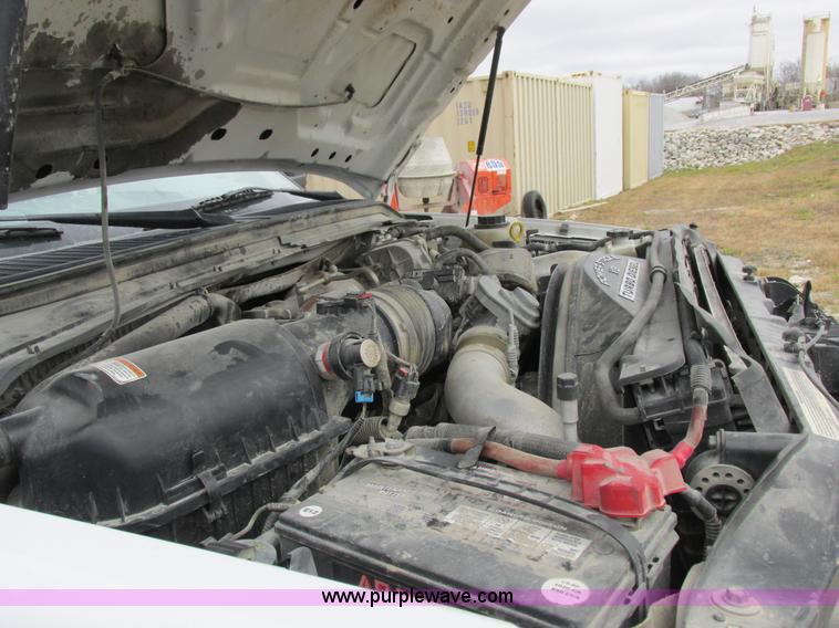 image for item I8878 2009 Ford F350 Super Duty flatbed pickup truck