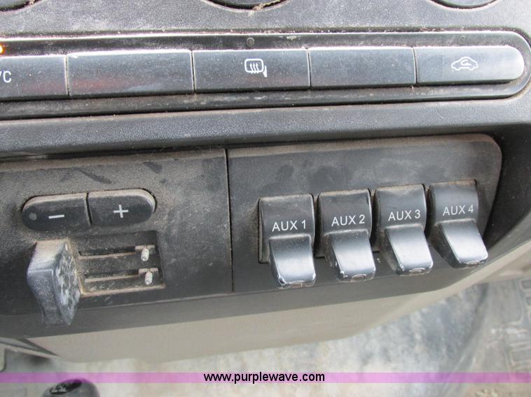 image for item I8878 2009 Ford F350 Super Duty flatbed pickup truck