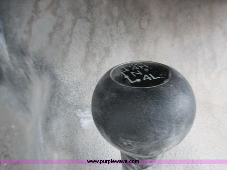 image for item I8878 2009 Ford F350 Super Duty flatbed pickup truck