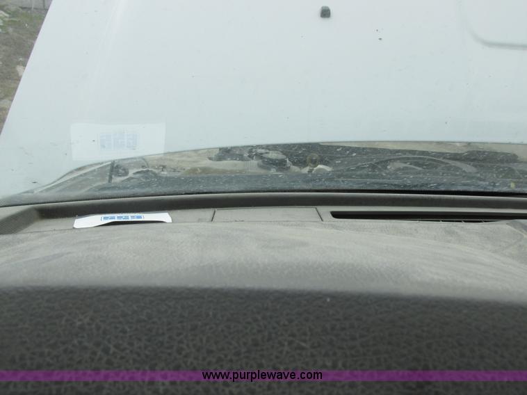 image for item I8878 2009 Ford F350 Super Duty flatbed pickup truck