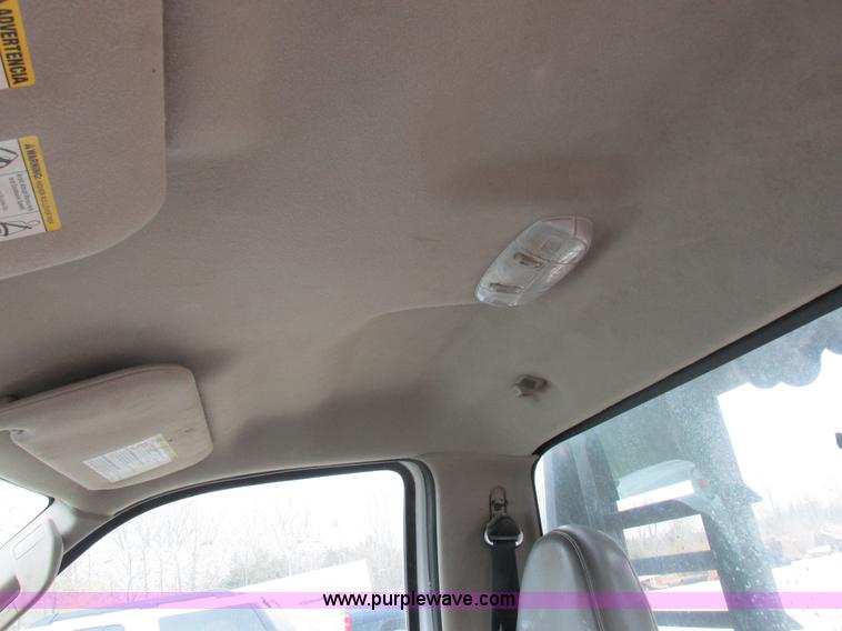 image for item I8878 2009 Ford F350 Super Duty flatbed pickup truck