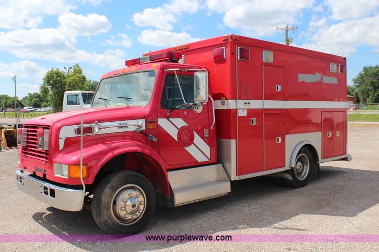 image for item J1140 1997 International 810 ambulance