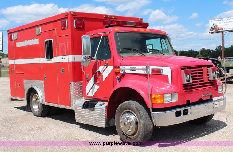 image for item J1140 1997 International 810 ambulance