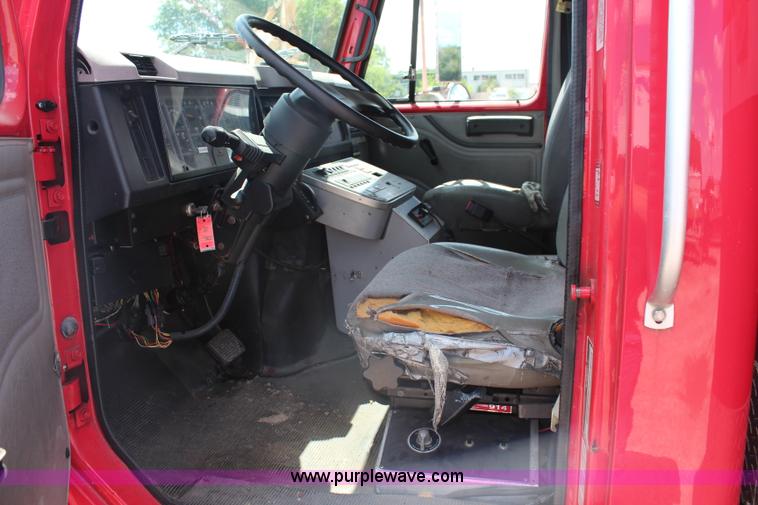 image for item J1140 1997 International 810 ambulance