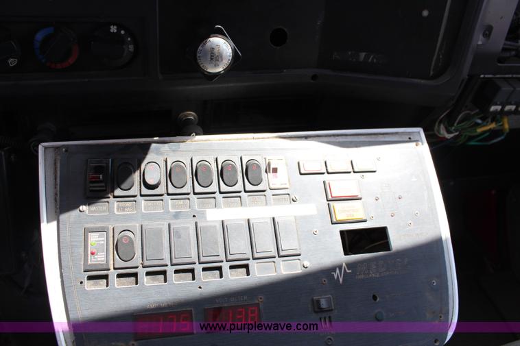 image for item J1140 1997 International 810 ambulance