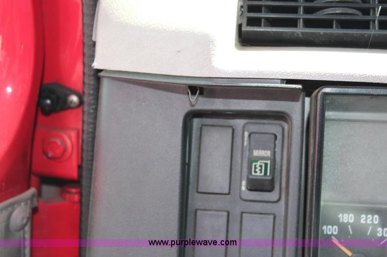 image for item J1140 1997 International 810 ambulance