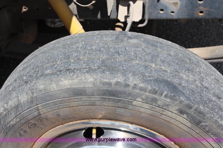 image for item J1140 1997 International 810 ambulance