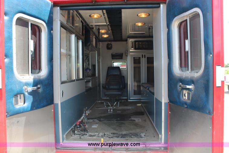 image for item J1140 1997 International 810 ambulance