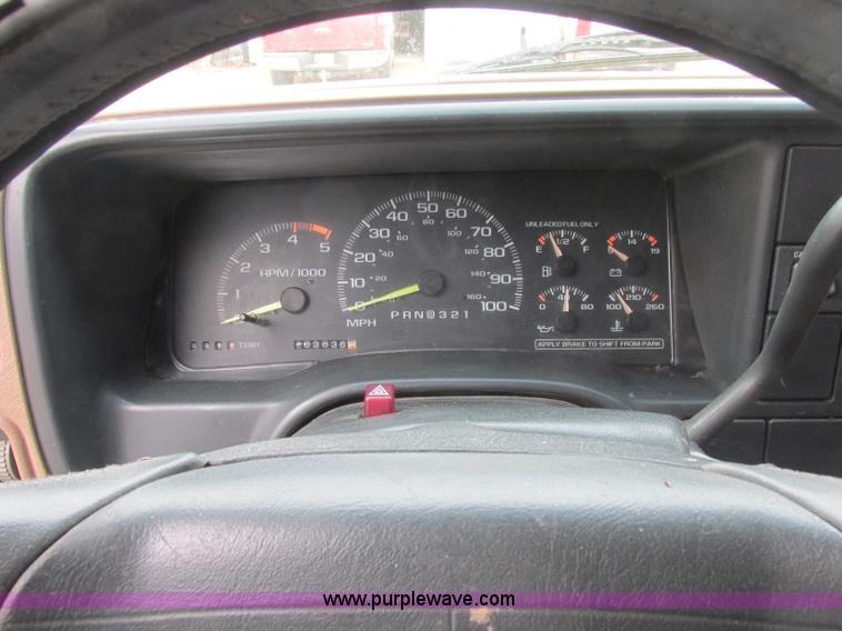 image for item J2361 1995 Chevrolet Silverado 1500 Z71 Ext. Cab pickup truck