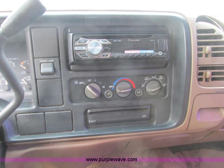 image for item J2361 1995 Chevrolet Silverado 1500 Z71 Ext. Cab pickup truck