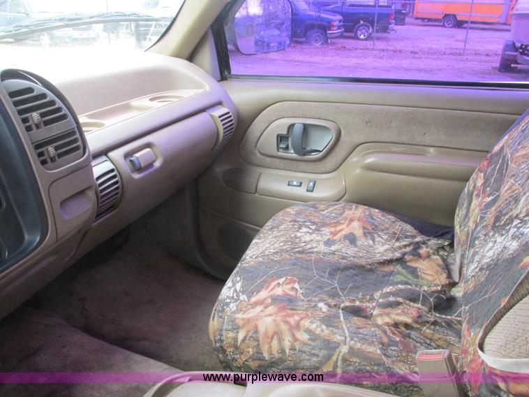 image for item J2361 1995 Chevrolet Silverado 1500 Z71 Ext. Cab pickup truck