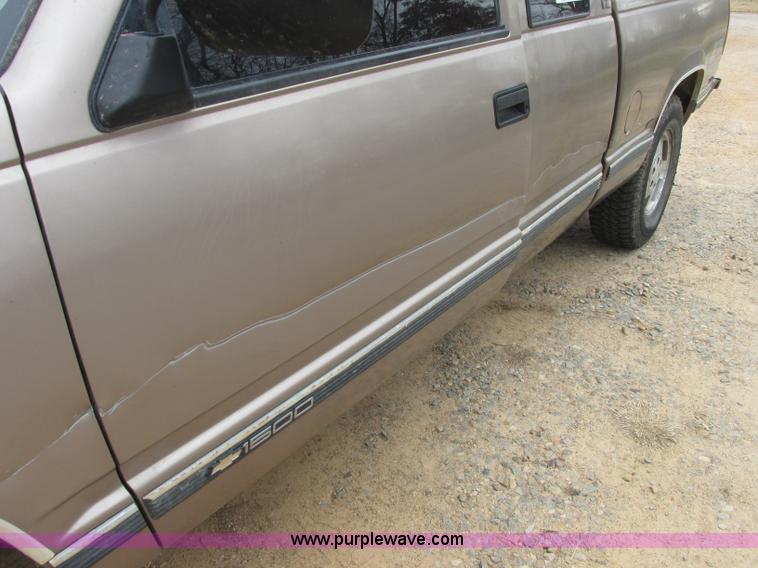 image for item J2361 1995 Chevrolet Silverado 1500 Z71 Ext. Cab pickup truck