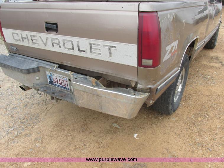 image for item J2361 1995 Chevrolet Silverado 1500 Z71 Ext. Cab pickup truck