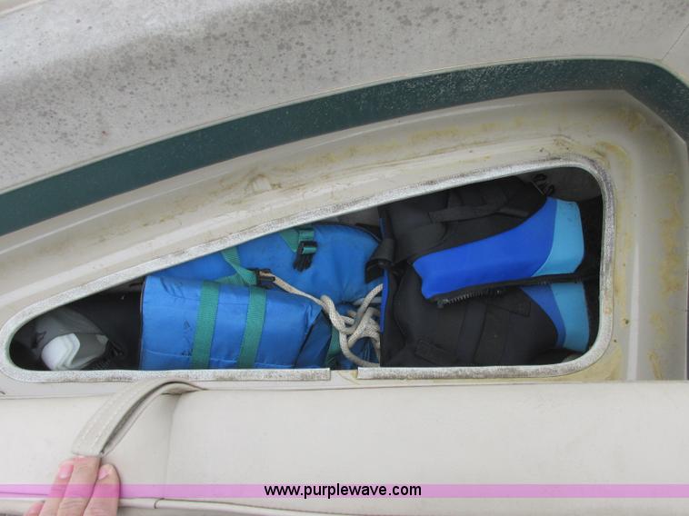 image for item J2362 1998 Crownline 202BR boat