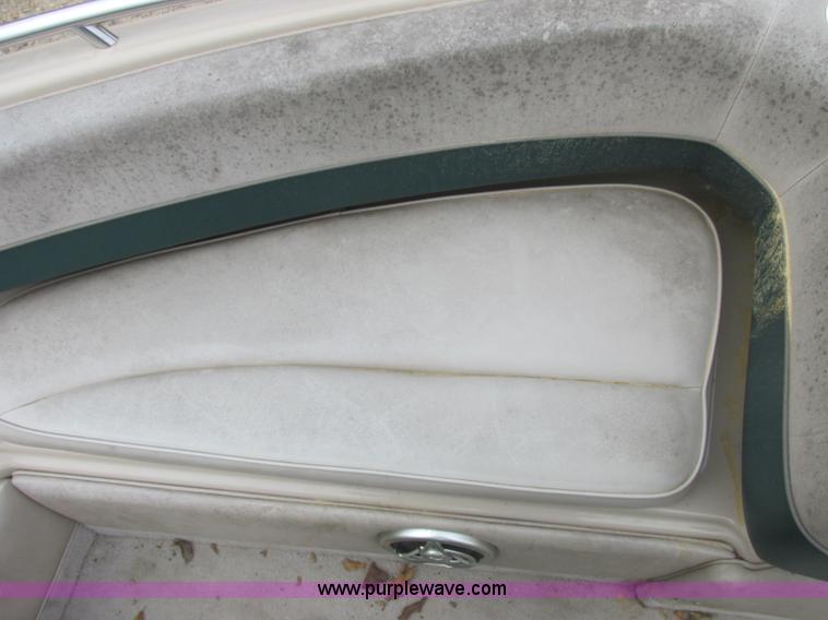 image for item J2362 1998 Crownline 202BR boat