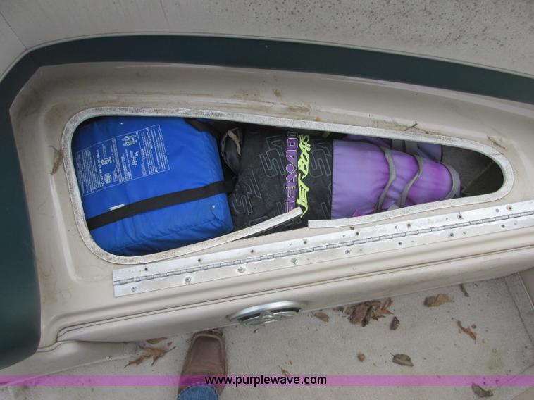 image for item J2362 1998 Crownline 202BR boat